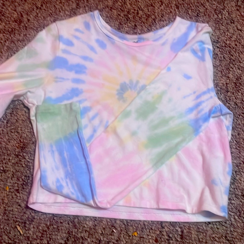 Long sleeve crop top
